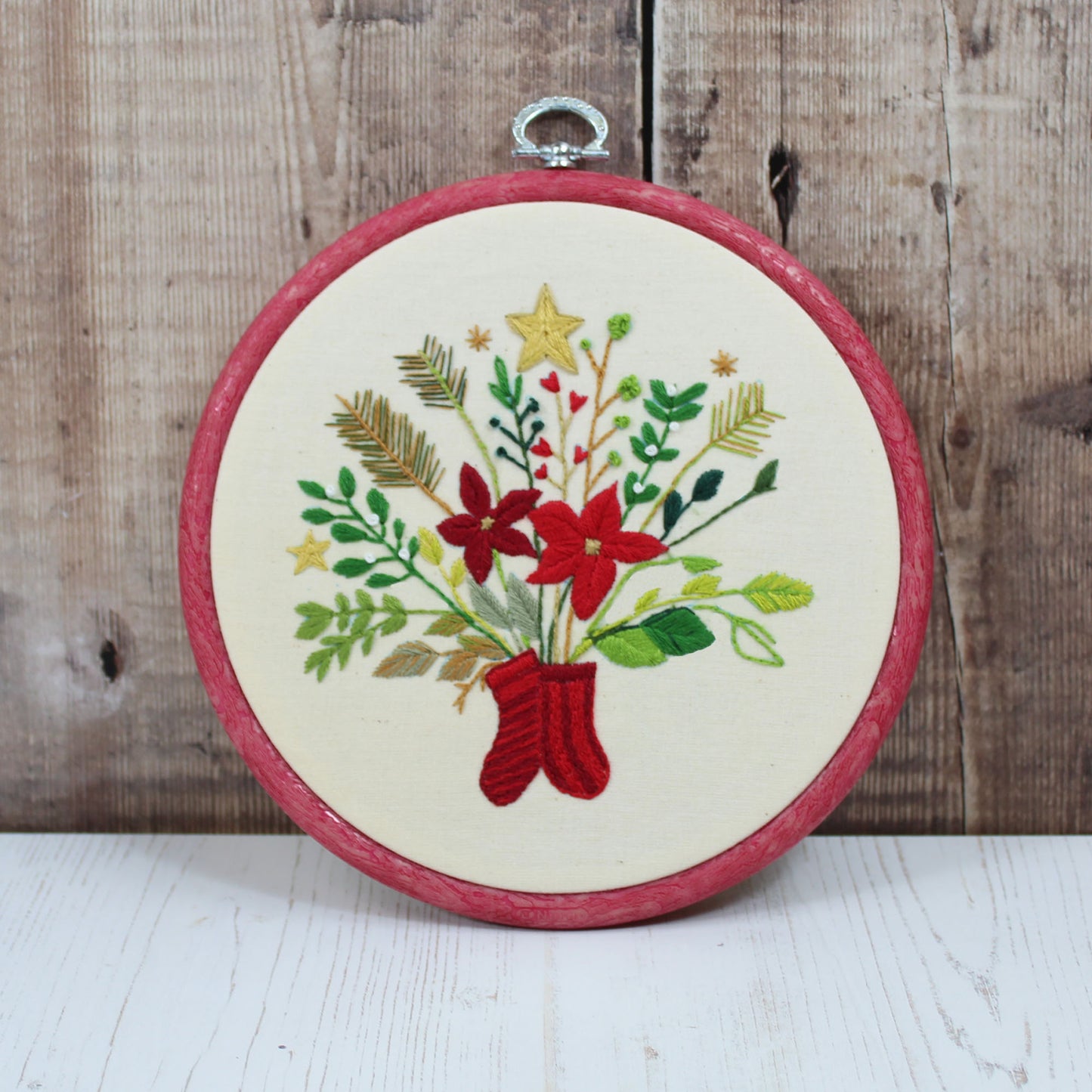 Christmas Theme Embroidery Pattern (6 inch Round) - Free Download