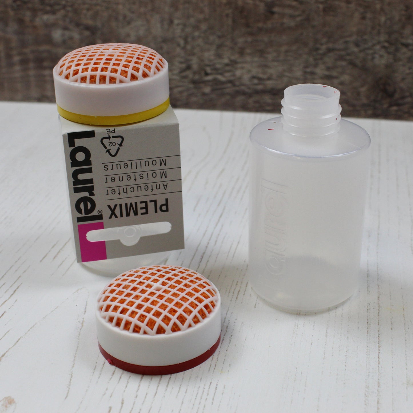 Laurel Plemix Moistener Sponge