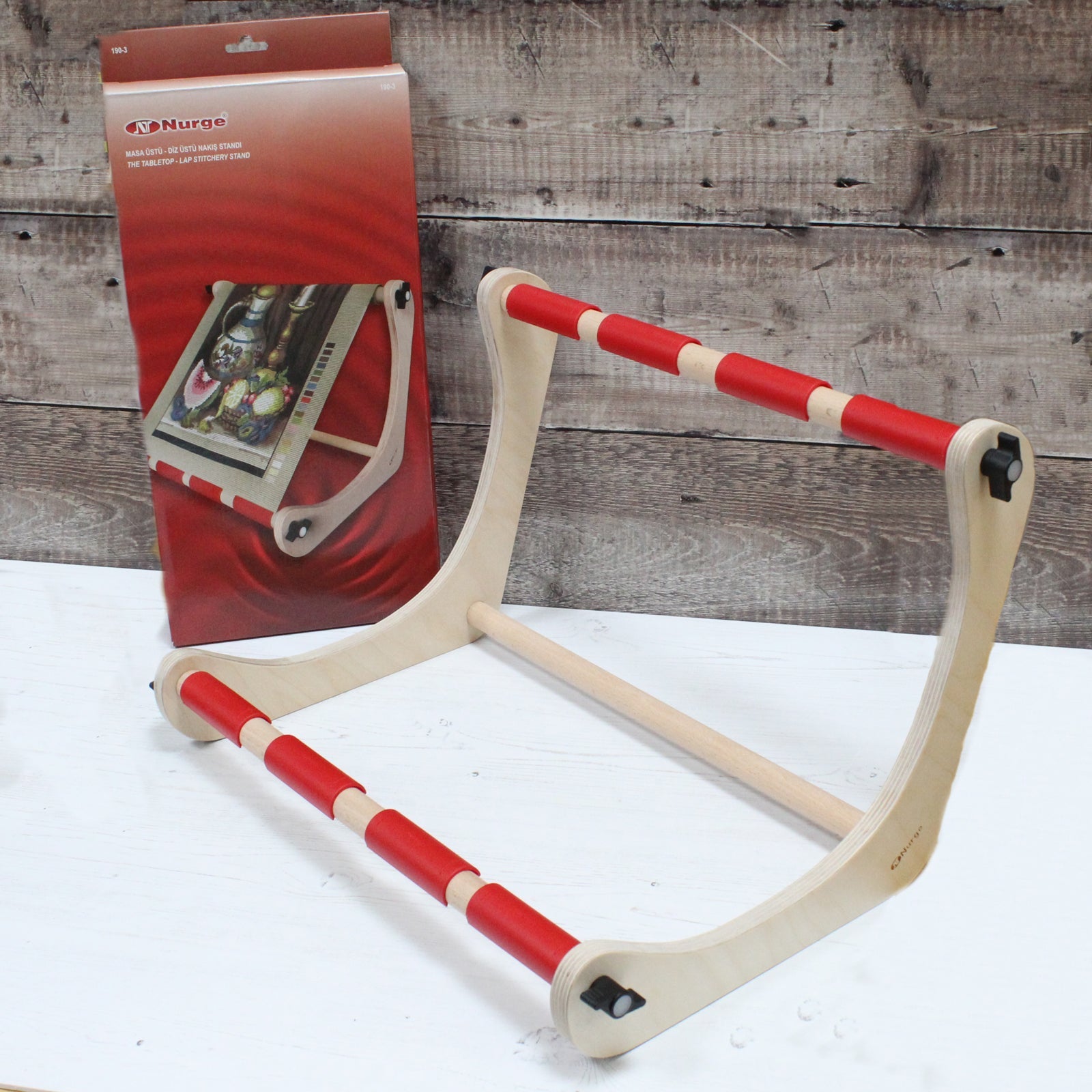 wooden apparatus to aid hand embroidery and tapestry work